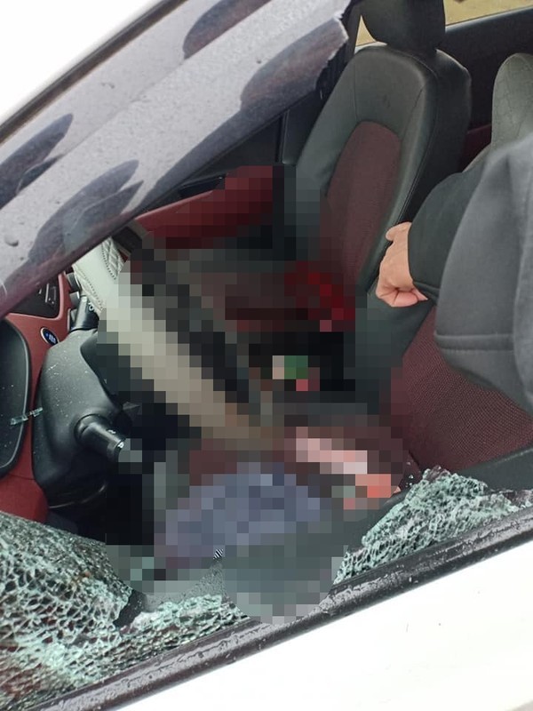 Nữ tài xế bị đâm tử vong trong xe ô tô