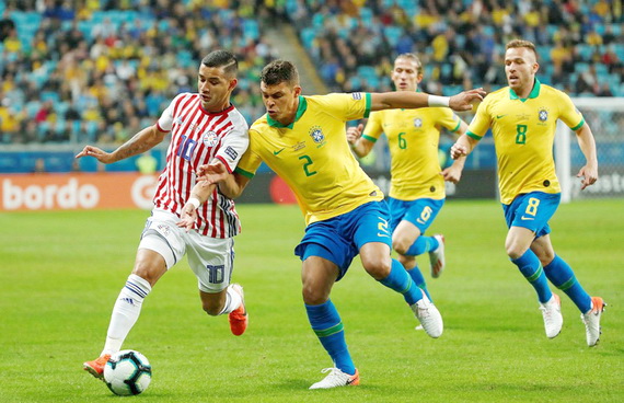 Brazil nhọc nhằn hạ Paraguay, tiến vào bán kết Copa America!