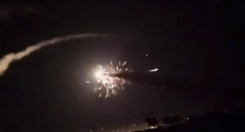 Israel ồ ạt phóng tên lửa về phía Syria và cuộc tấn công này đã bị lực lượng phòng không Syria chặn đứng