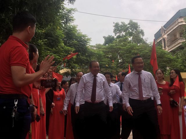 Phó Thủ tướng Trương Hòa Bình dự lễ khai giảng năm học mới 2019 - 2020 tại Trường Tiểu học Hoàng Hoa Thám, thành phố Thanh Hóa