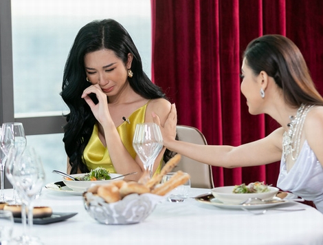 Dàn thí sinh 'Hoa hậu Hoàn vũ Việt Nam 2019' đồng loạt...khóc nức nở